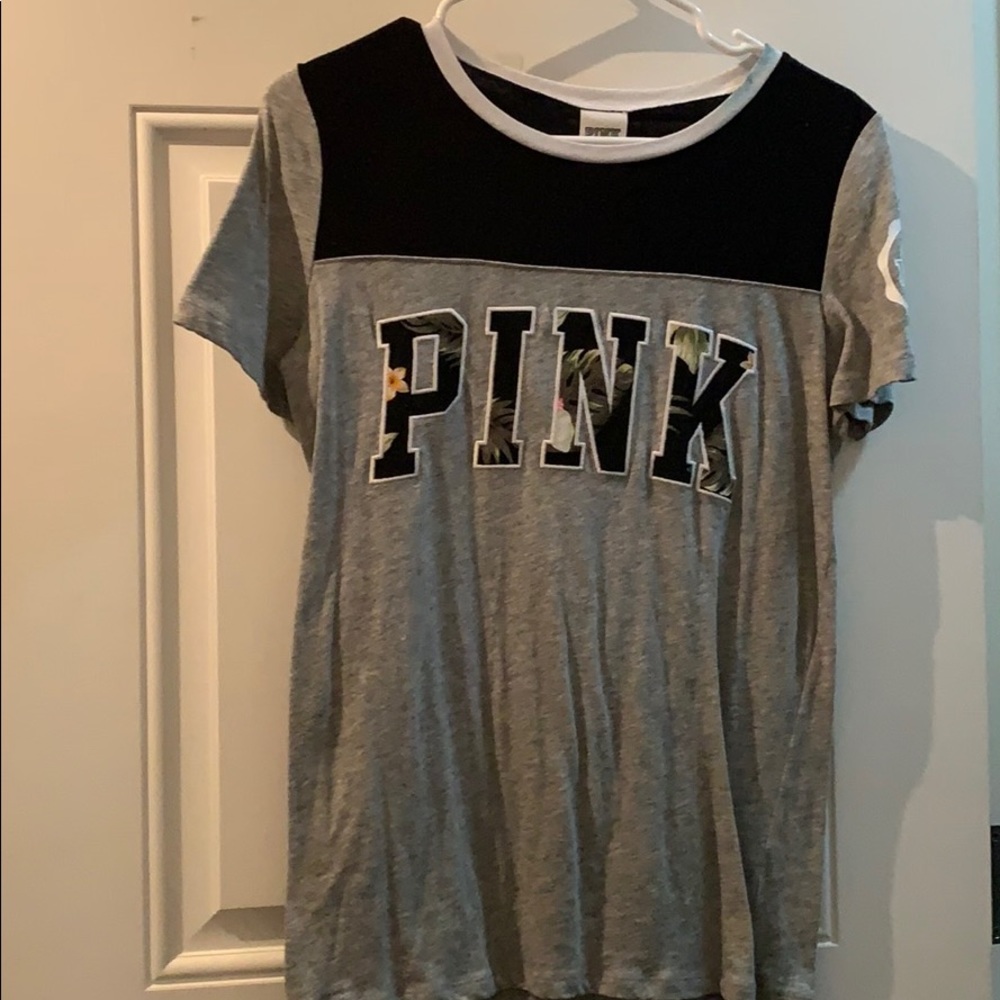 A pink tshirt